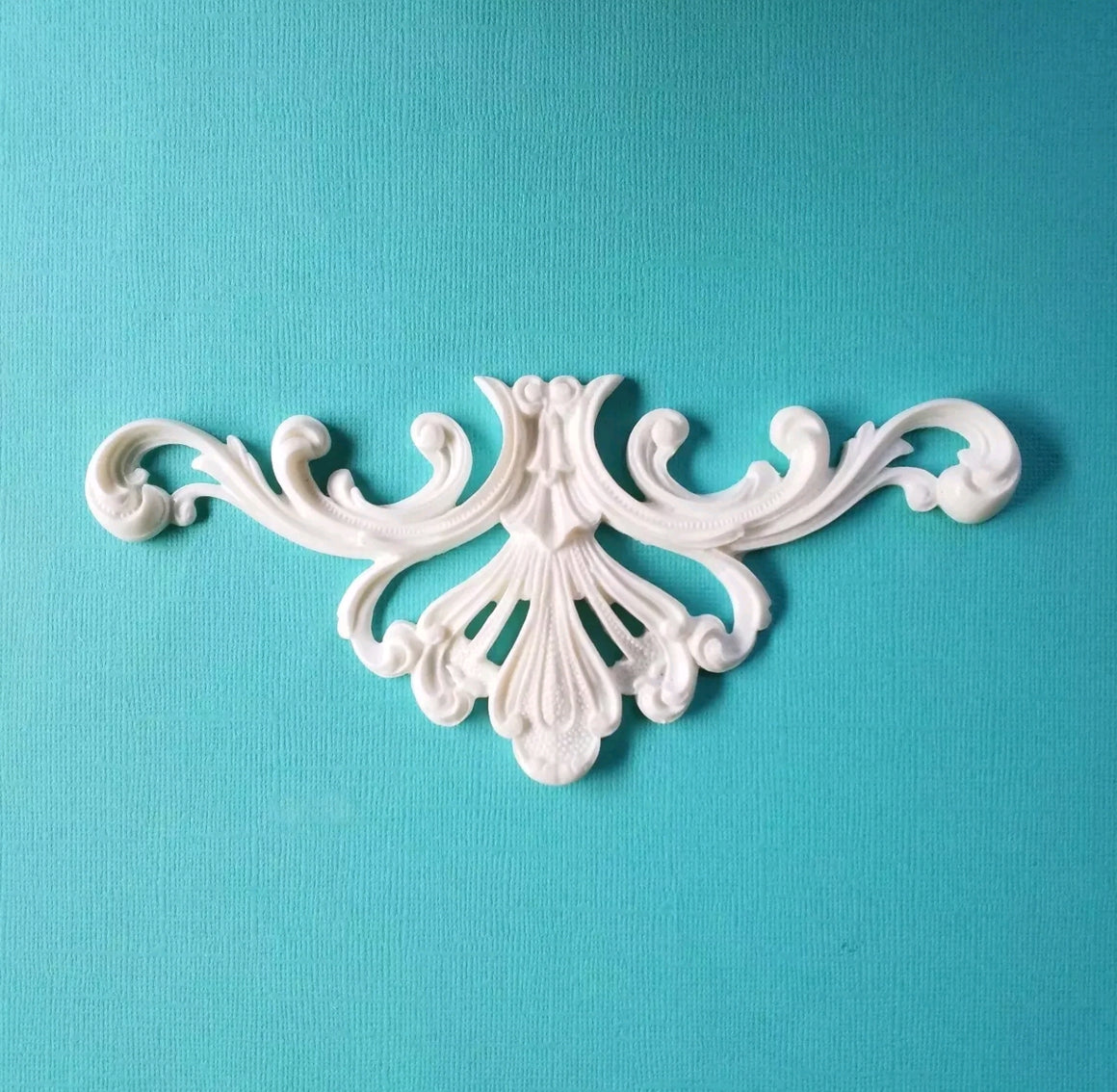 Shabby chic resin furniture applique